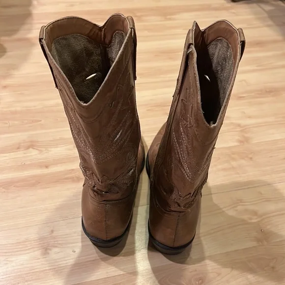 Coconuts Dusty tan color - cut out - distressed cowboy boots. Size 6 - Picture 5 of 5